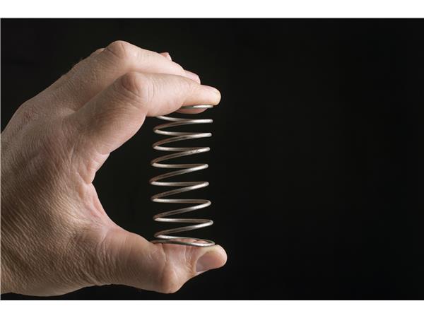 sprężyny naciągowe często są wykonywane na zamówienie