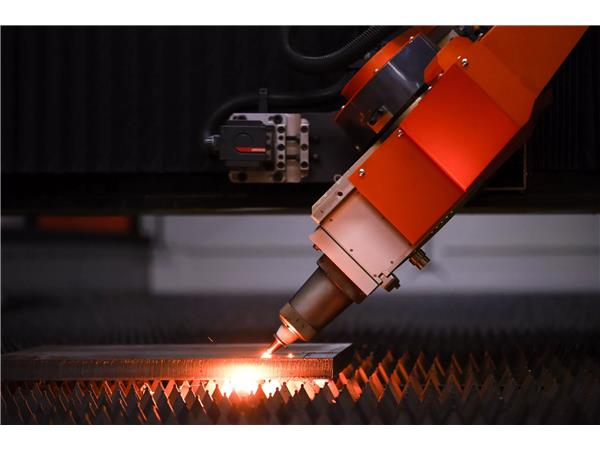 światłowodowa wycinarka laserowa fiber do blach NUKON Solution Trade